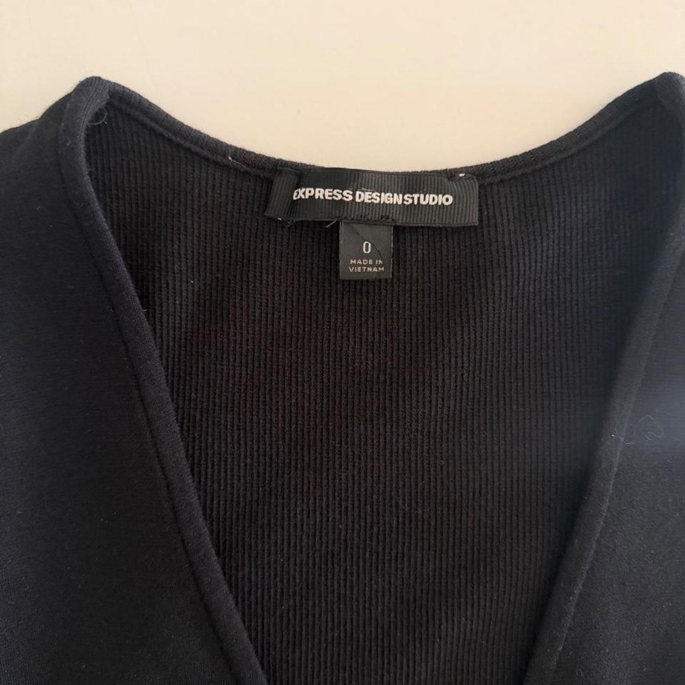 Y2K Express black button up vest - Picture 2 of 5